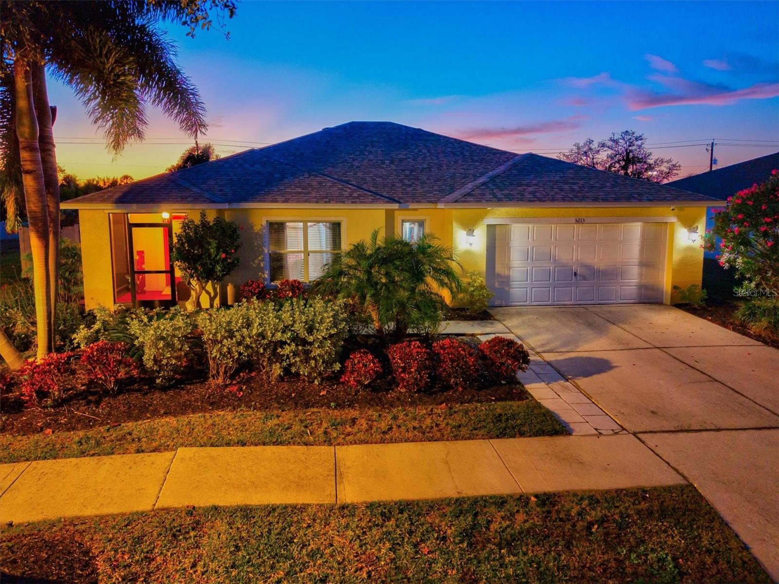 5213 Moon Shell Dr