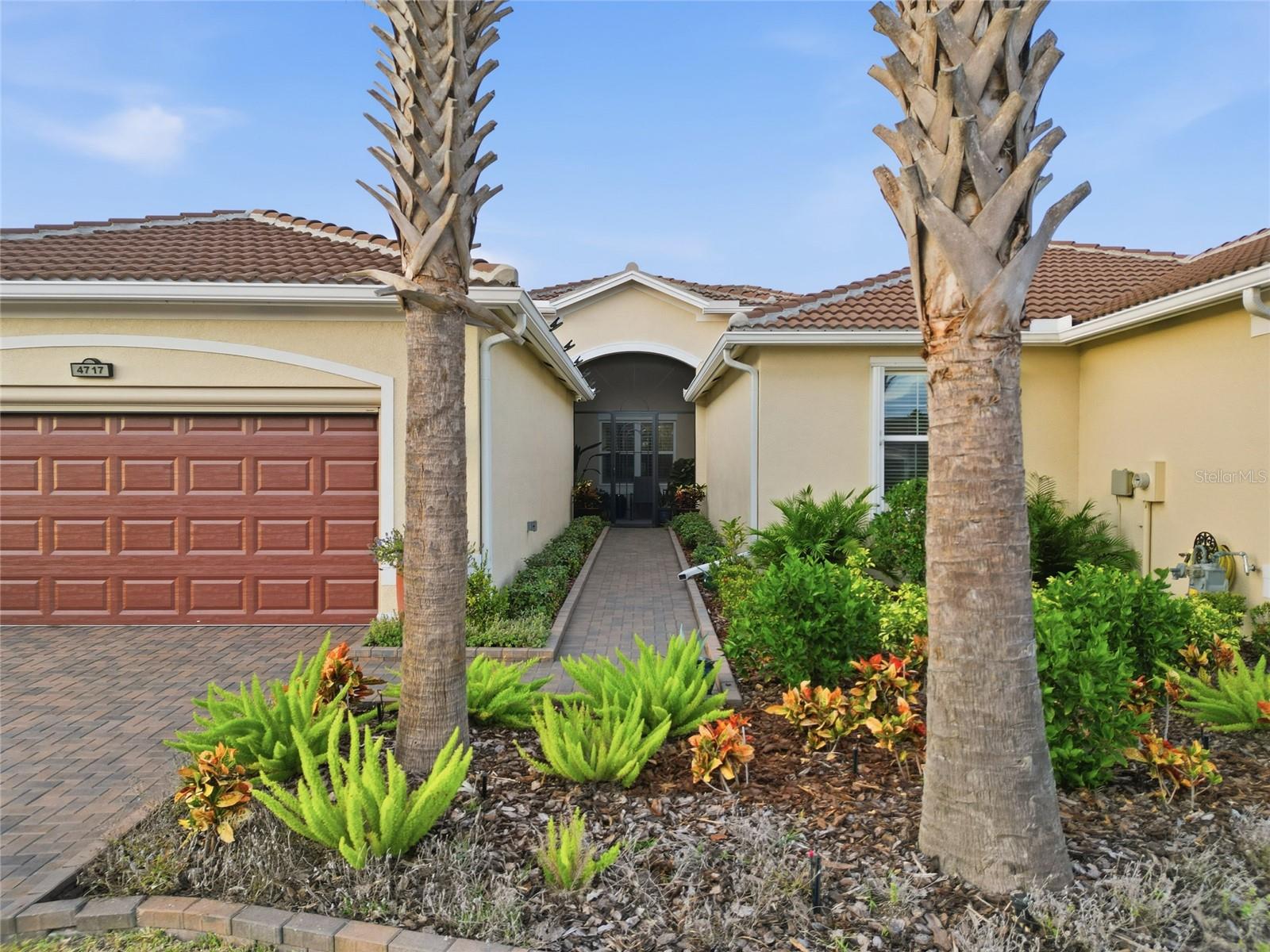 4717 Avila Lakes Dr