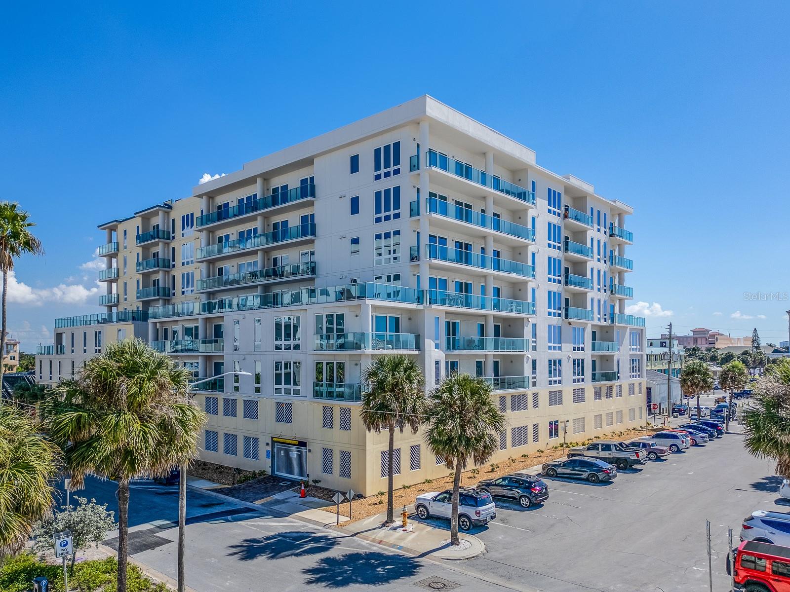 15 Avalon St #403