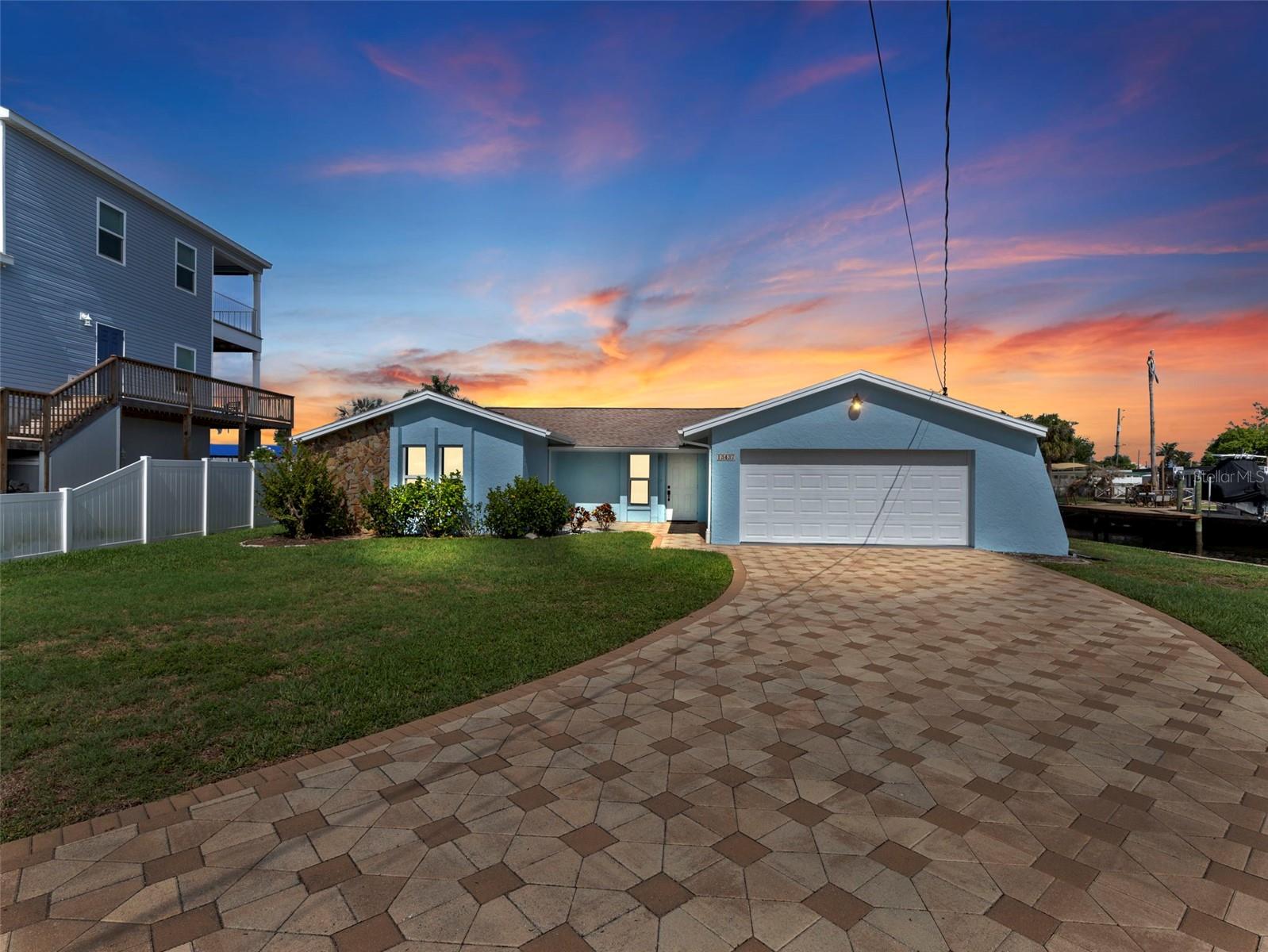 13437 Lisa Dr