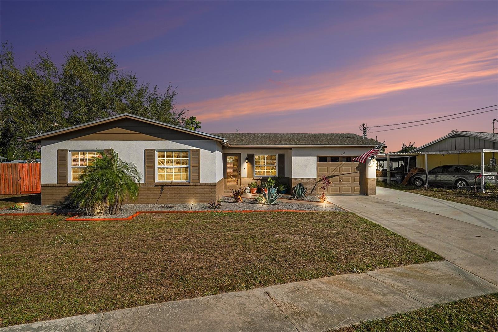 557 Flame Tree Dr