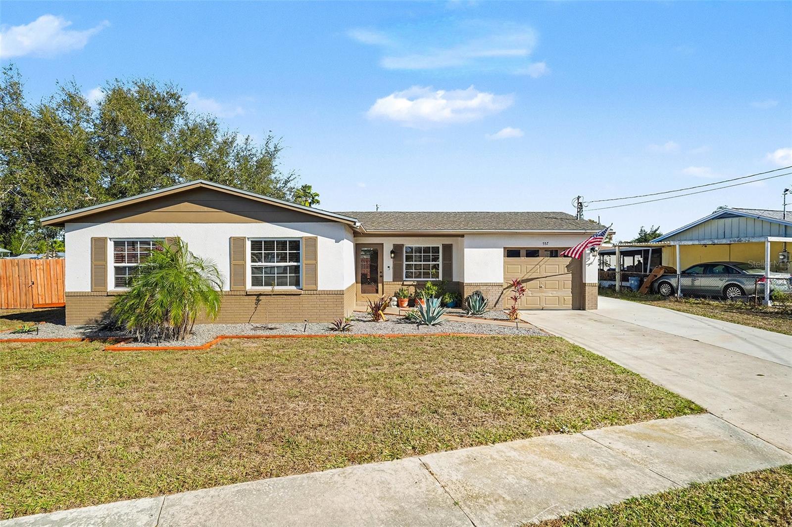 557 Flame Tree Dr