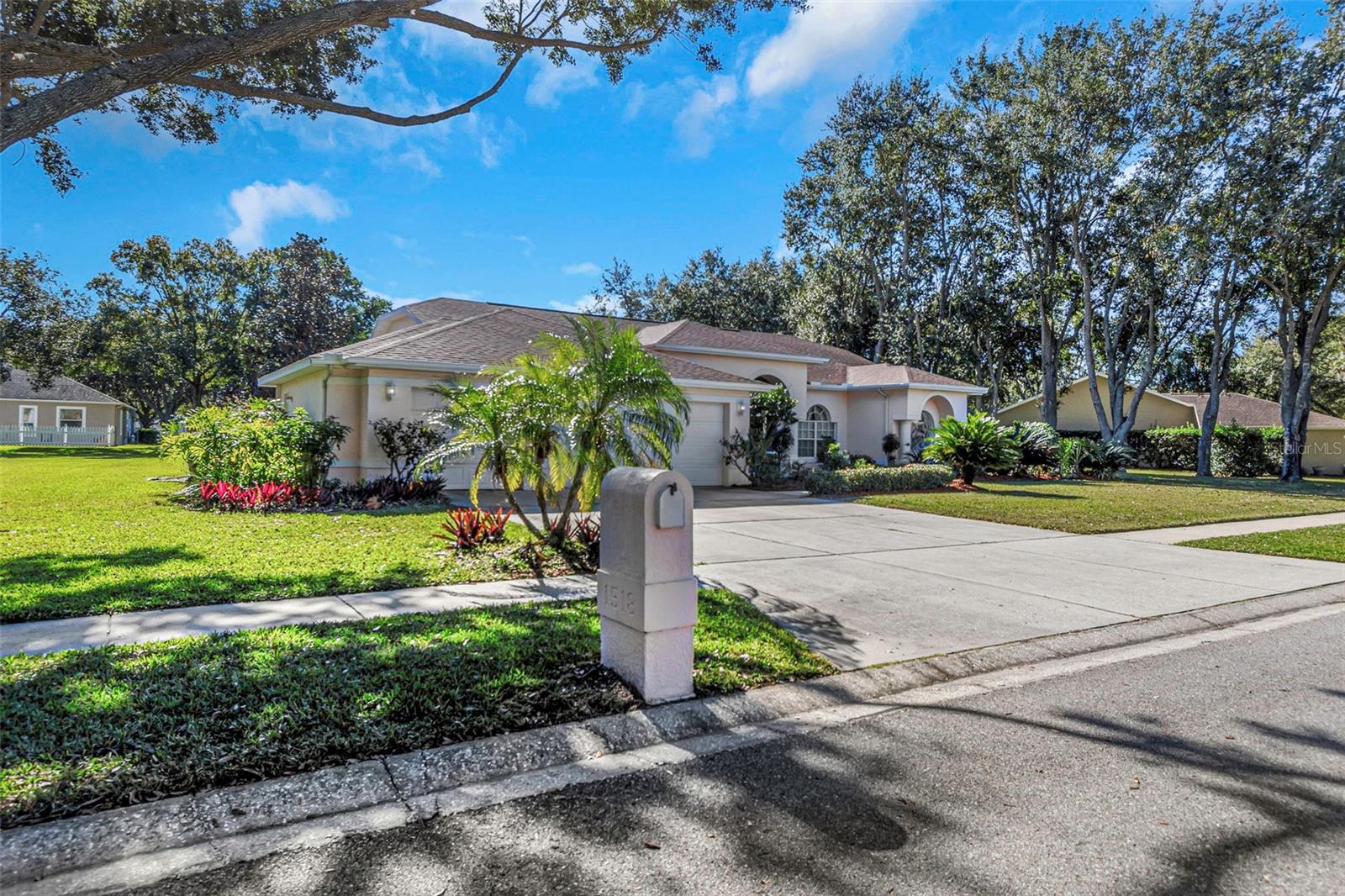 1518 Fishing Lake Dr