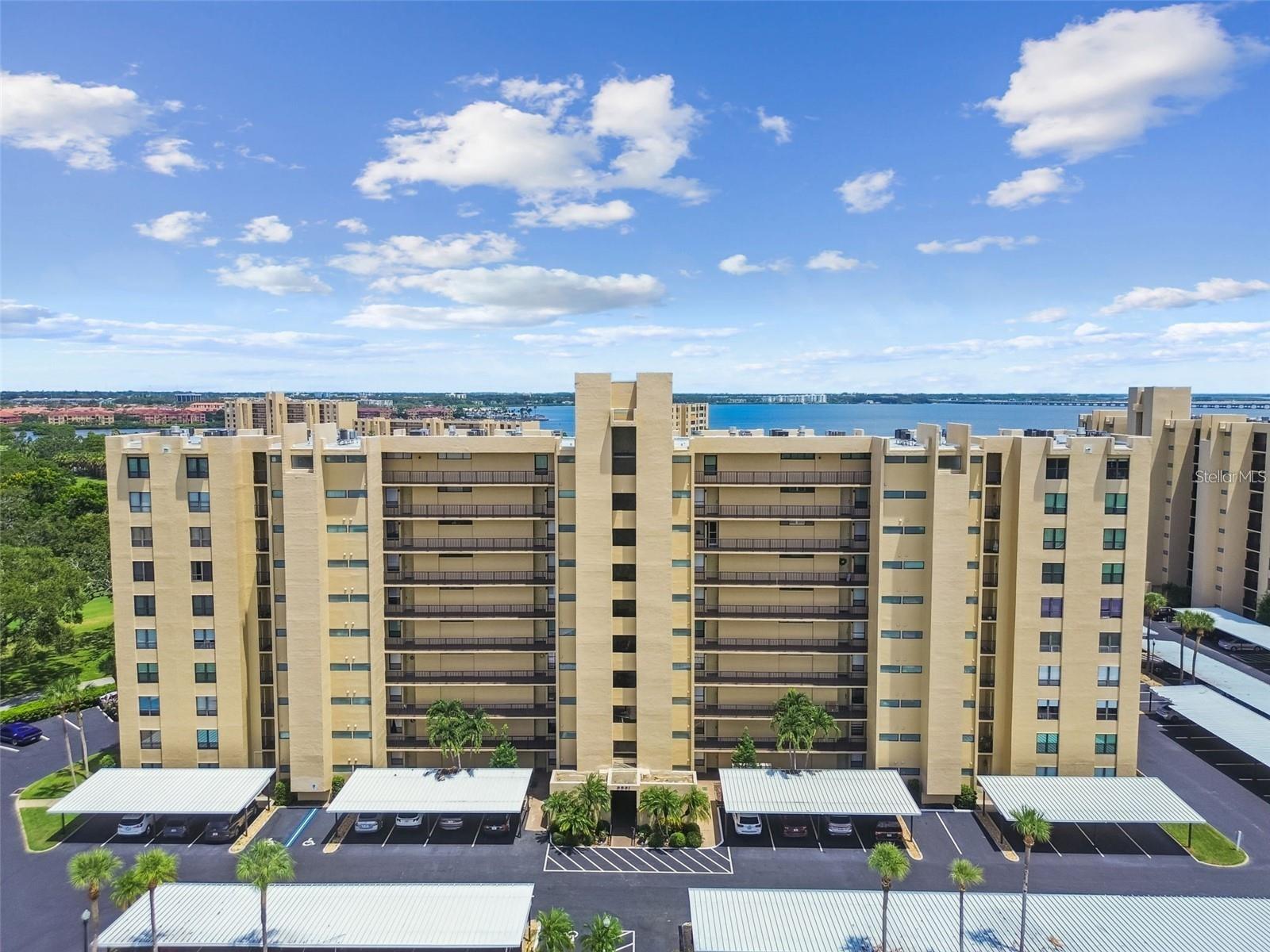 2621 Cove Cay Dr #703