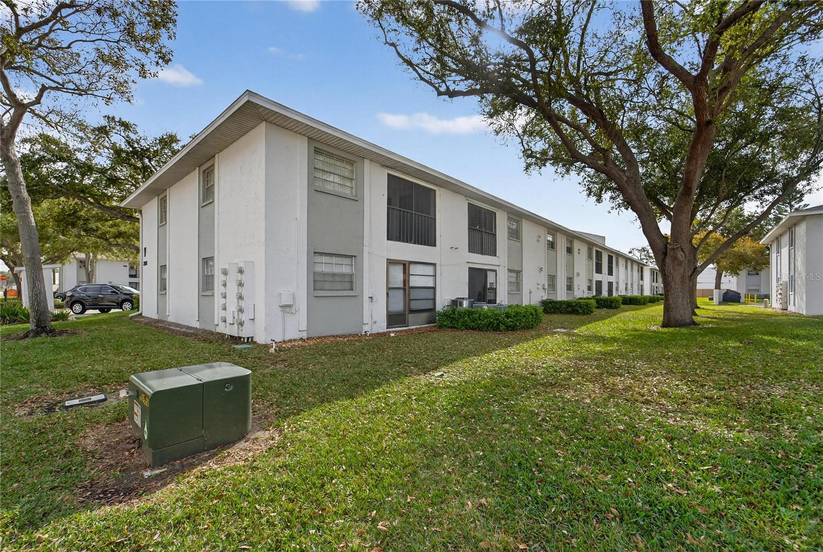 3806 N Oak Dr #V22