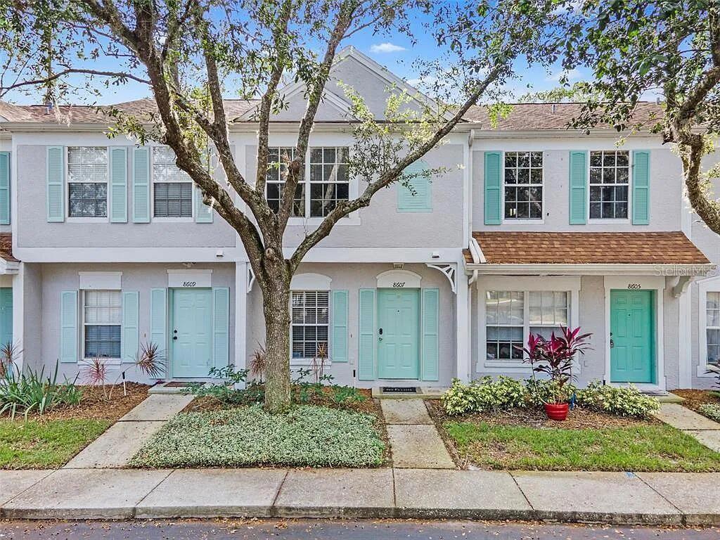 8674 Hunters Key Cir