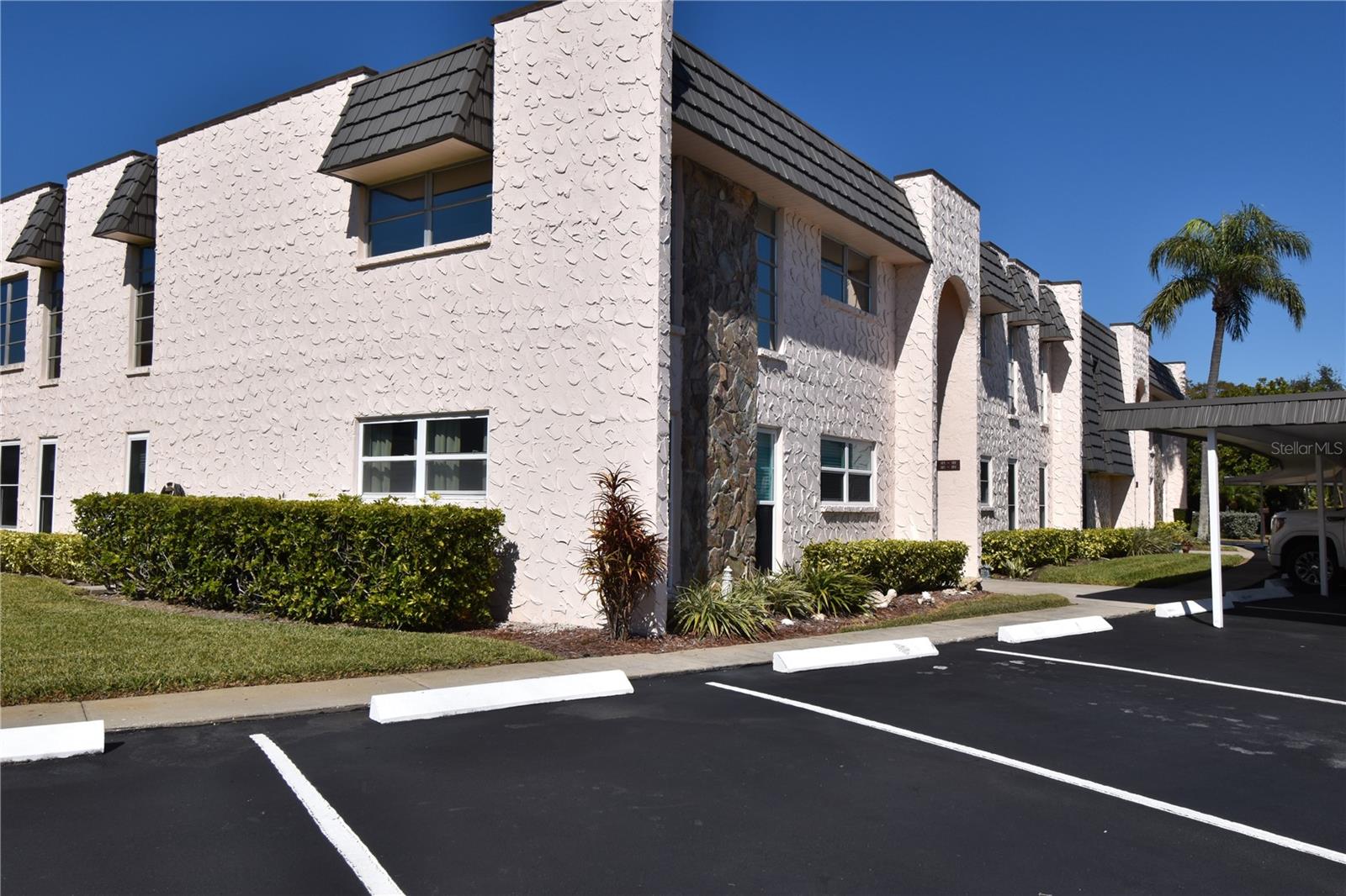 121 Fernwood Cir #121