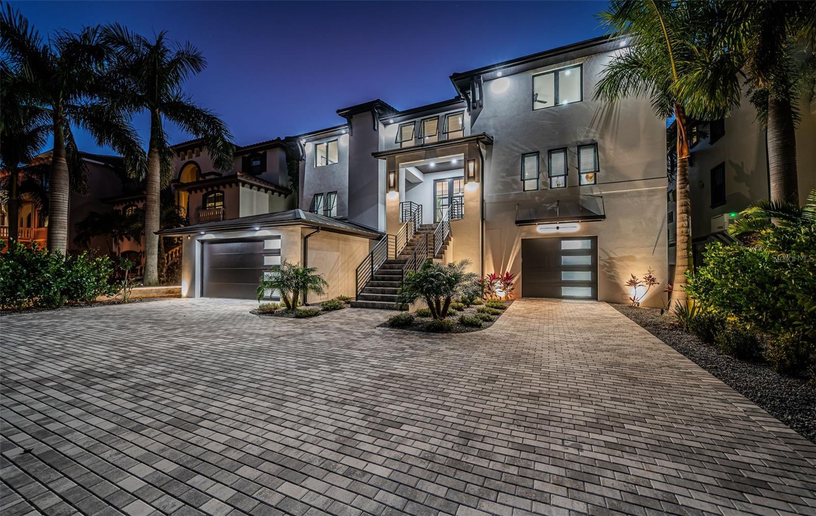 218 Sydney Ln