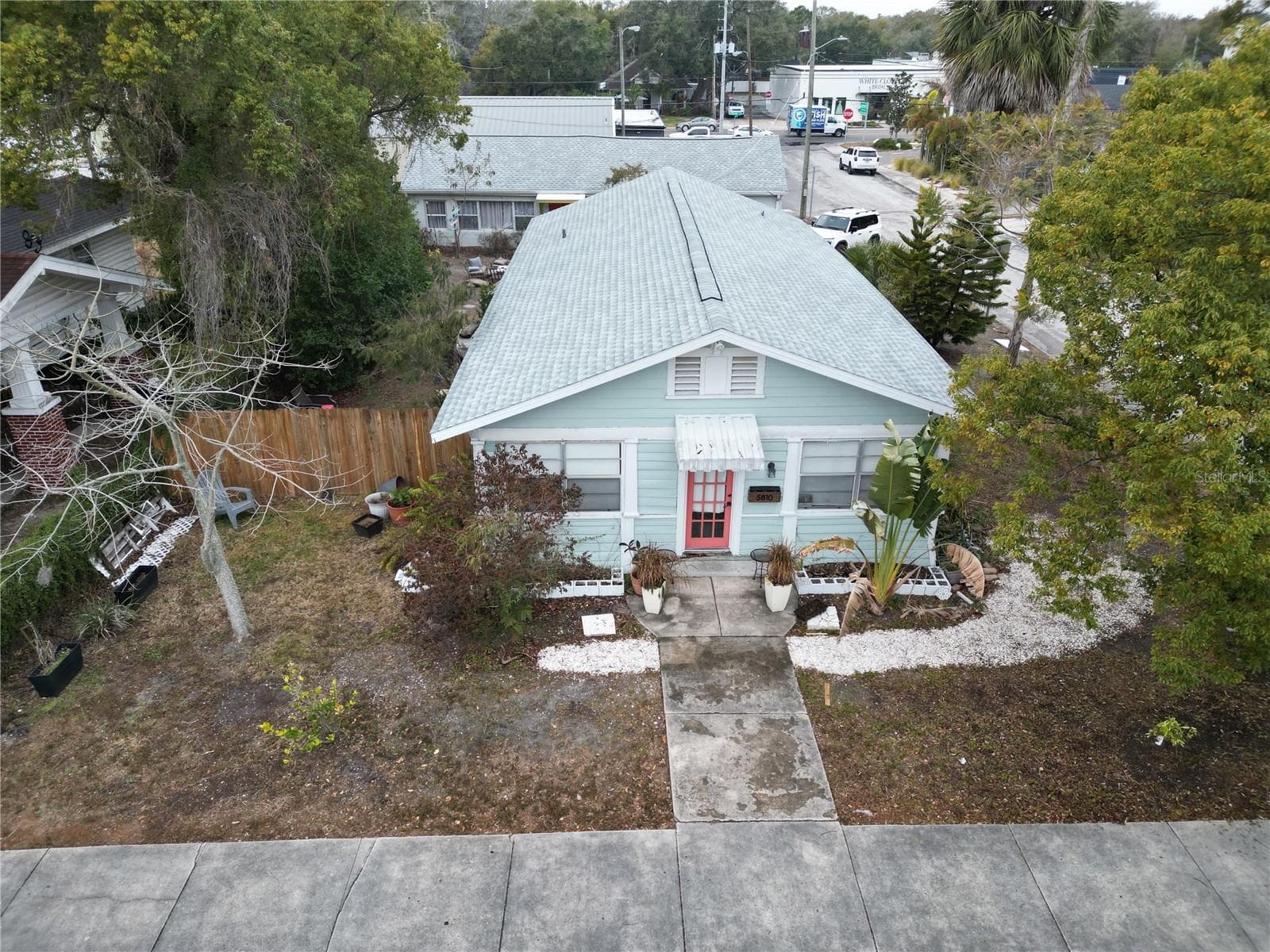 5810 N Suwanee Ave