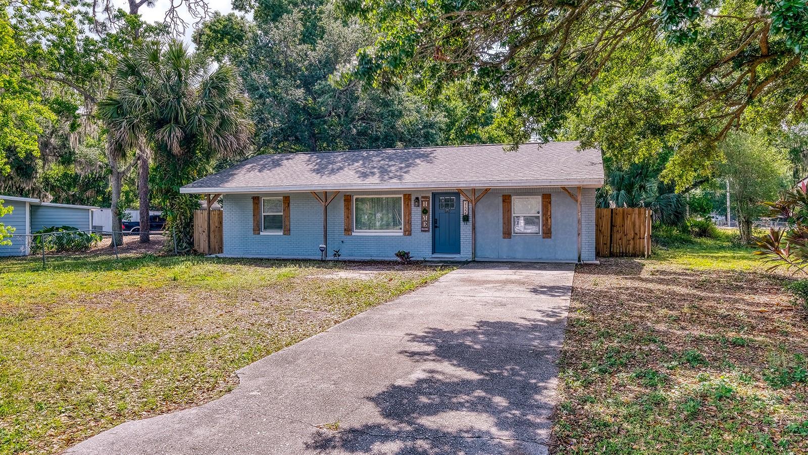 2122 Lake Blvd