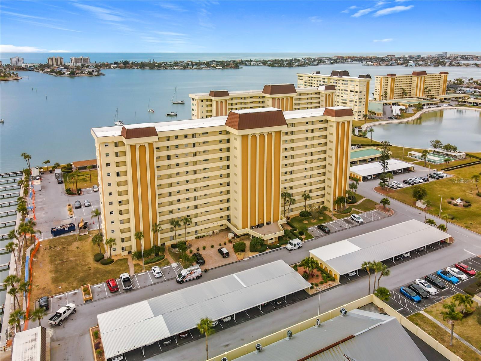 4550 Cove Cir #106