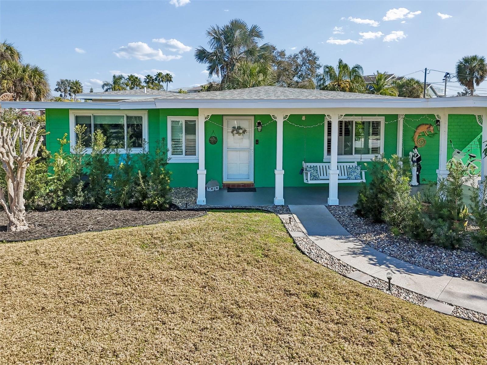 2427 Baywood Dr W