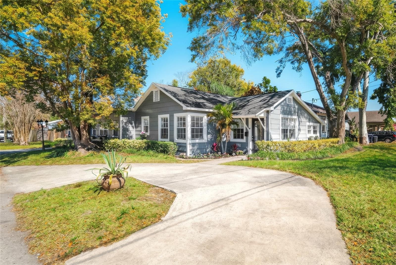 300 E Idlewild Ave