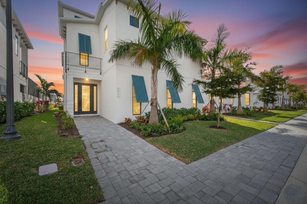 5917 Cat Claw Ln