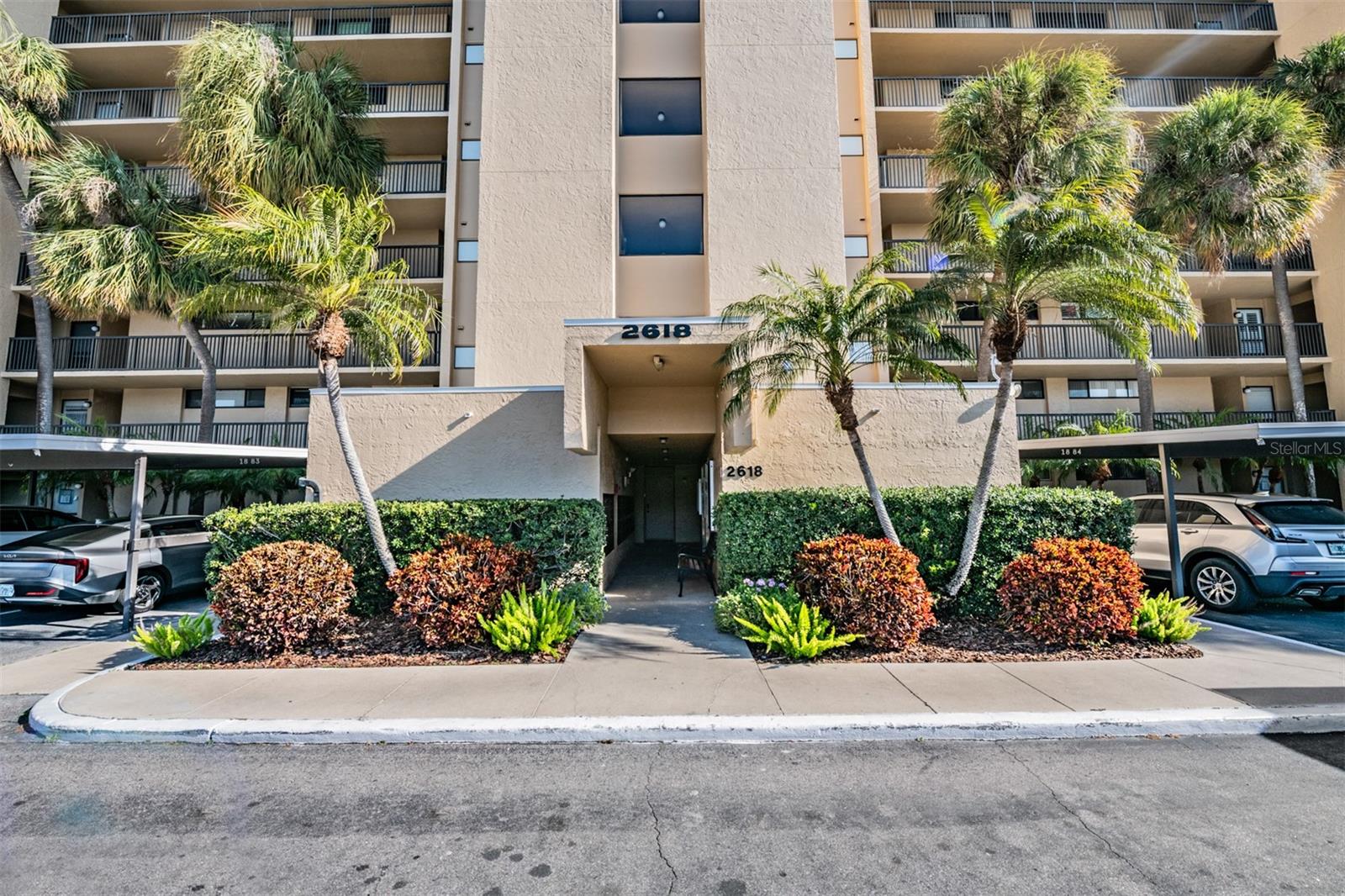 2618 Cove Cay Dr #204