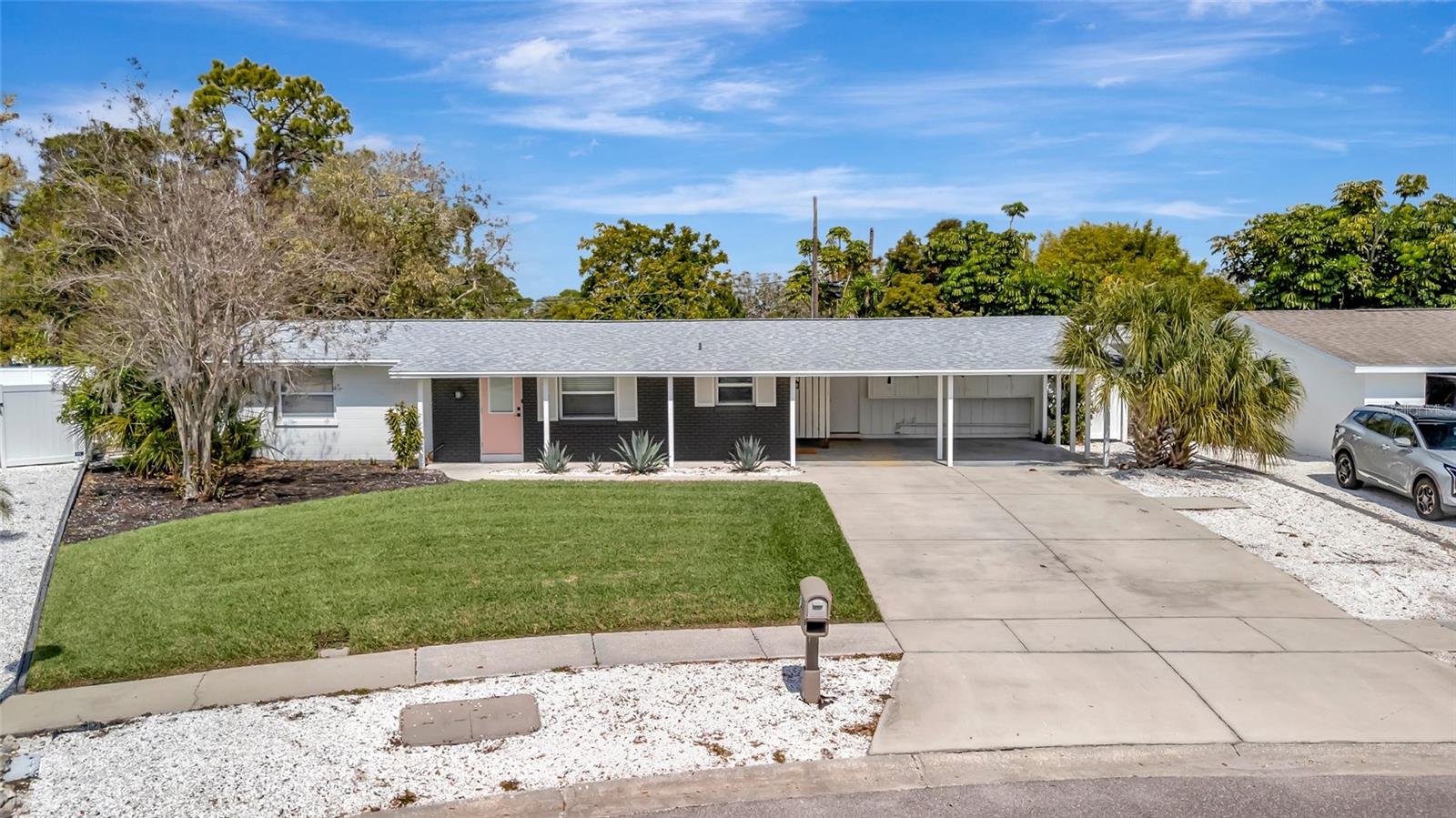 6426 Colonial Dr