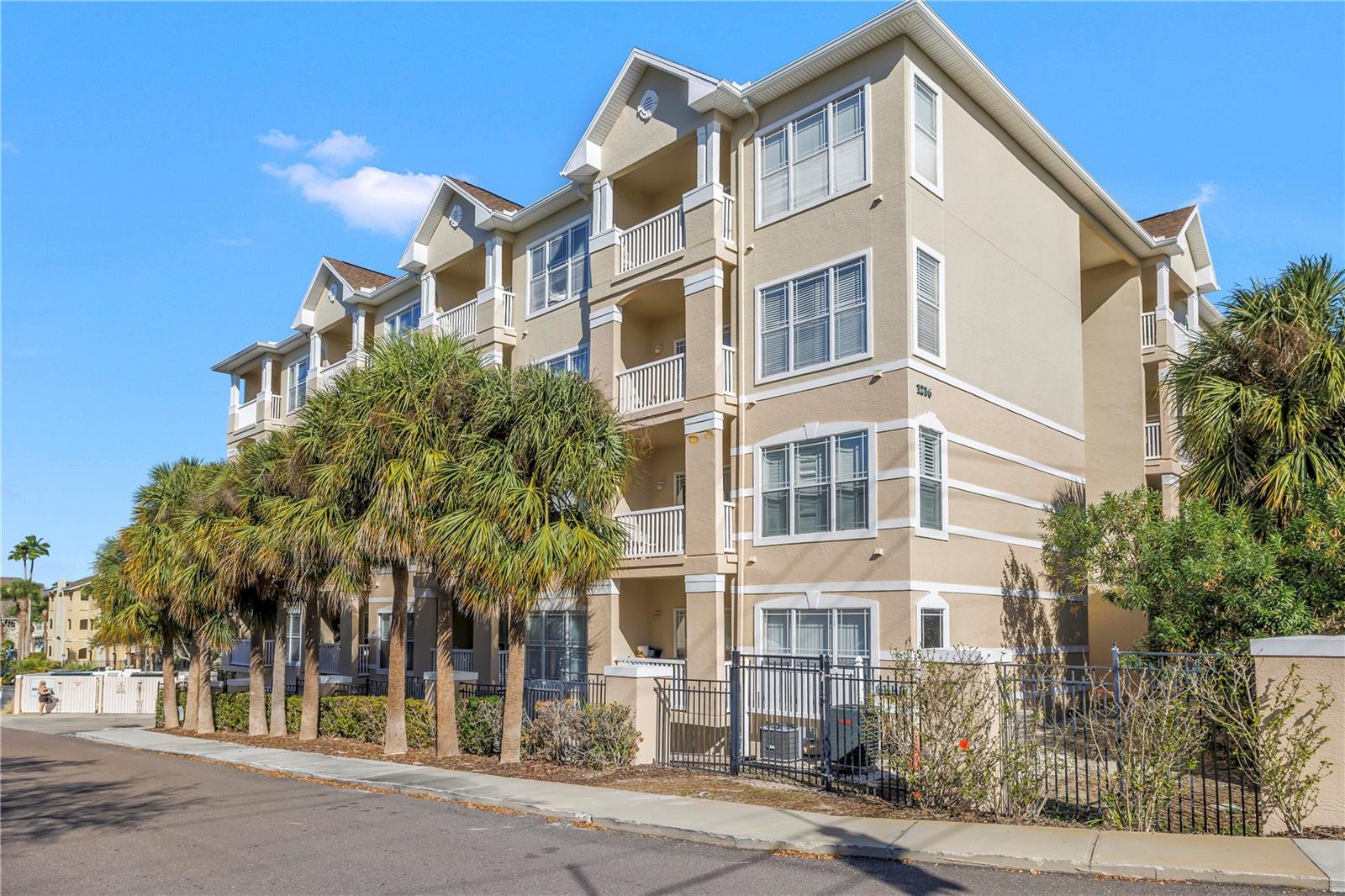 1216 S Missouri Ave #415