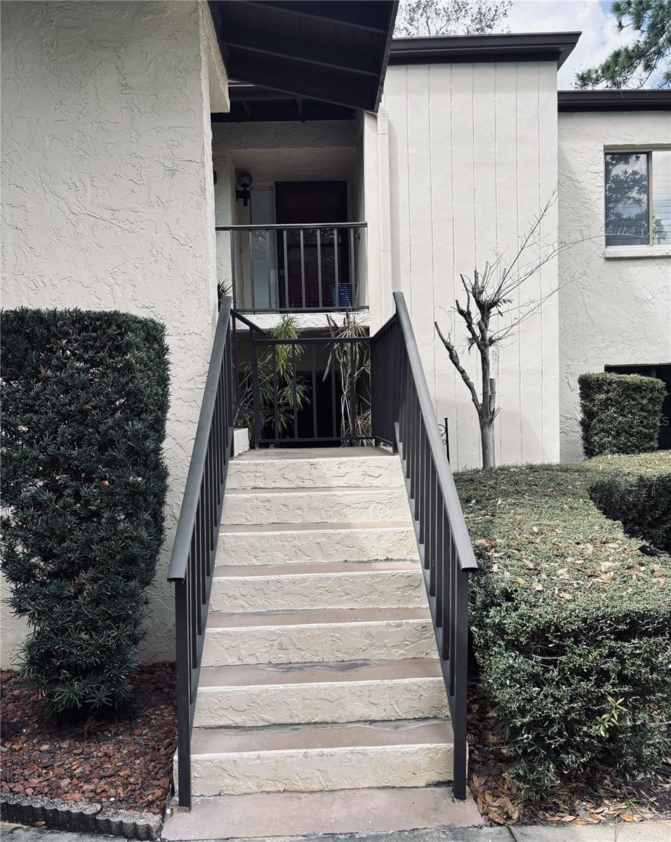 700 Starkey Rd #821
