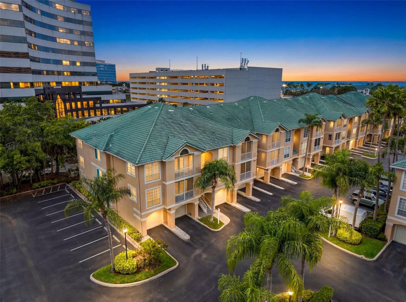 1203 Bay Club Cir #1203