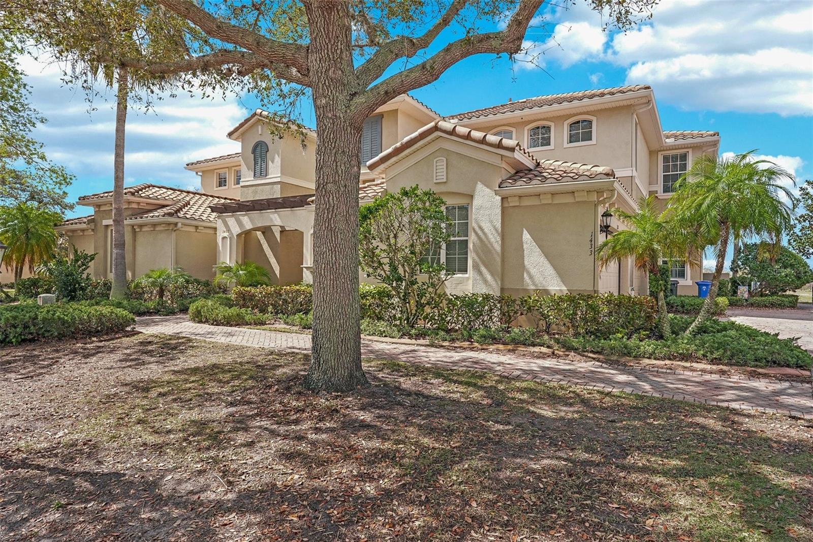 1435 Emerald Dunes Dr