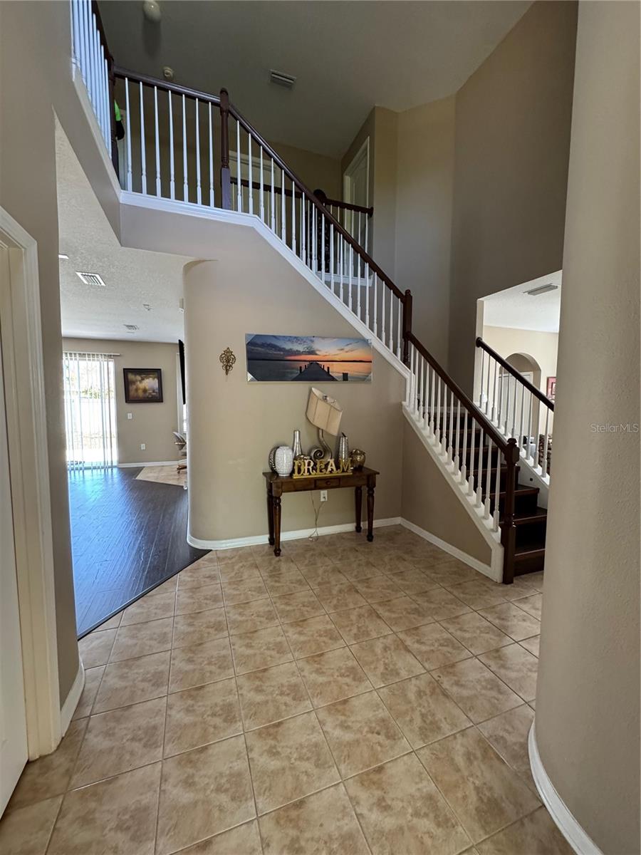 435 Stone Briar Dr