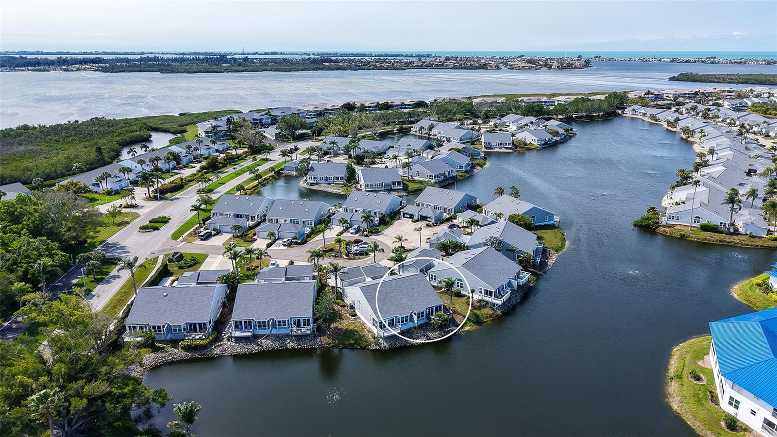 1005 Pelican CT