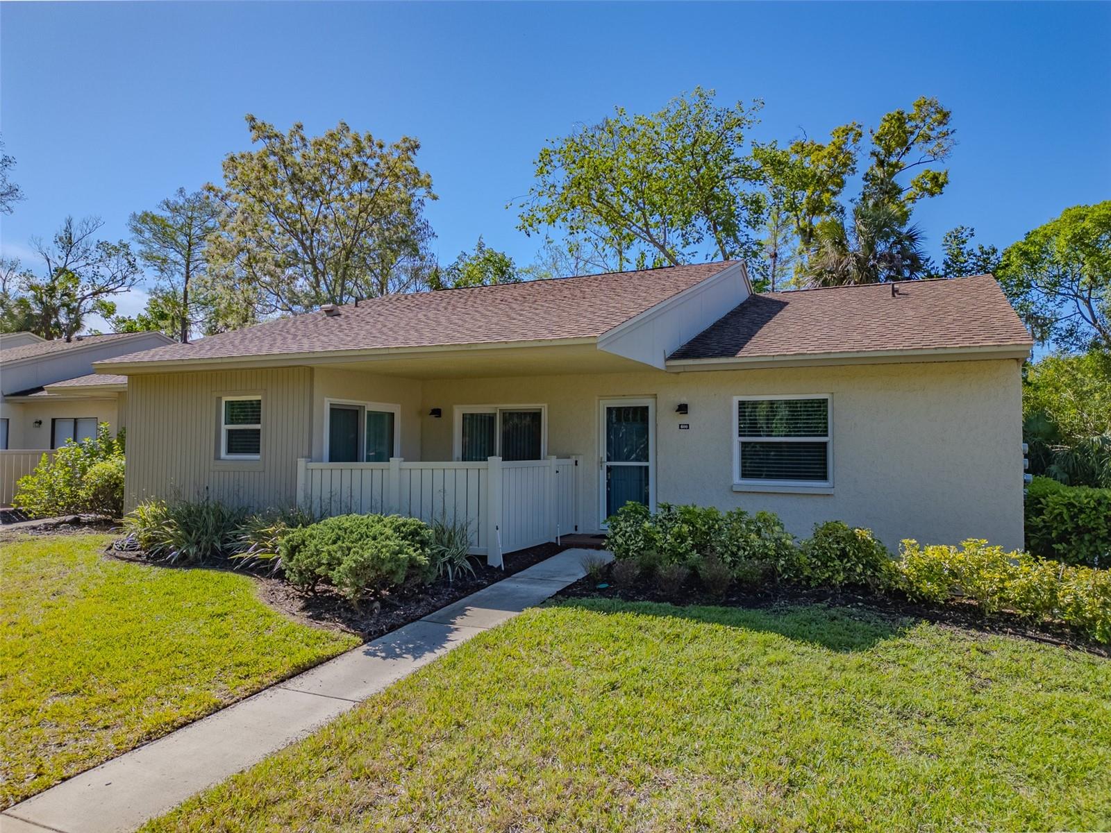 600 S Woodlands Dr