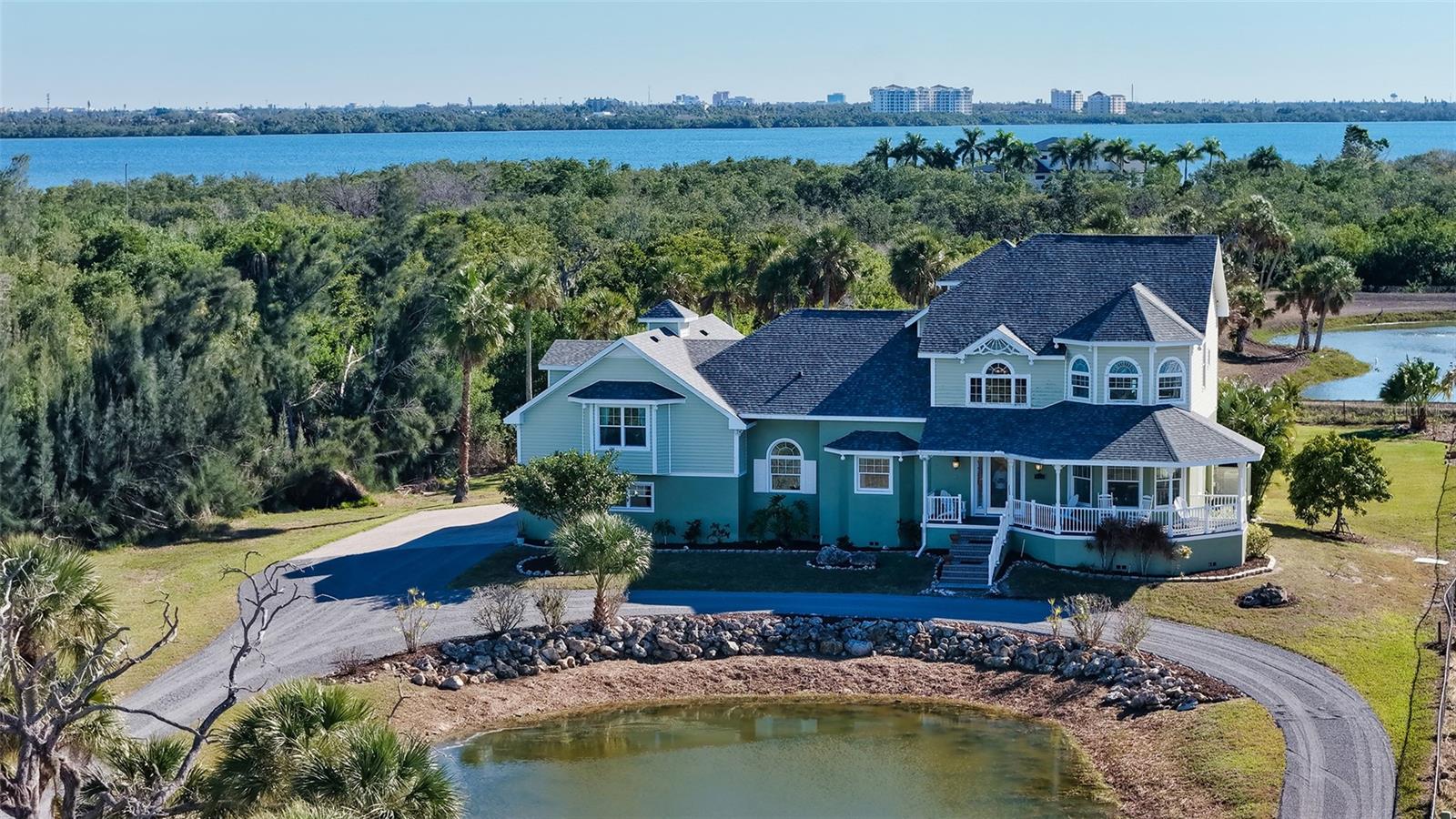 925 Bayshore Dr