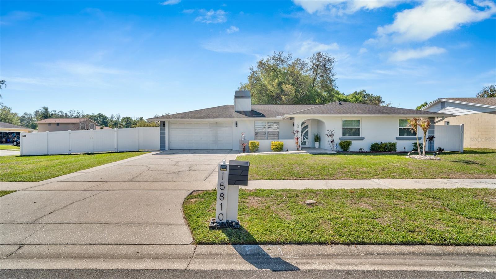15810 Sea Oats Pl