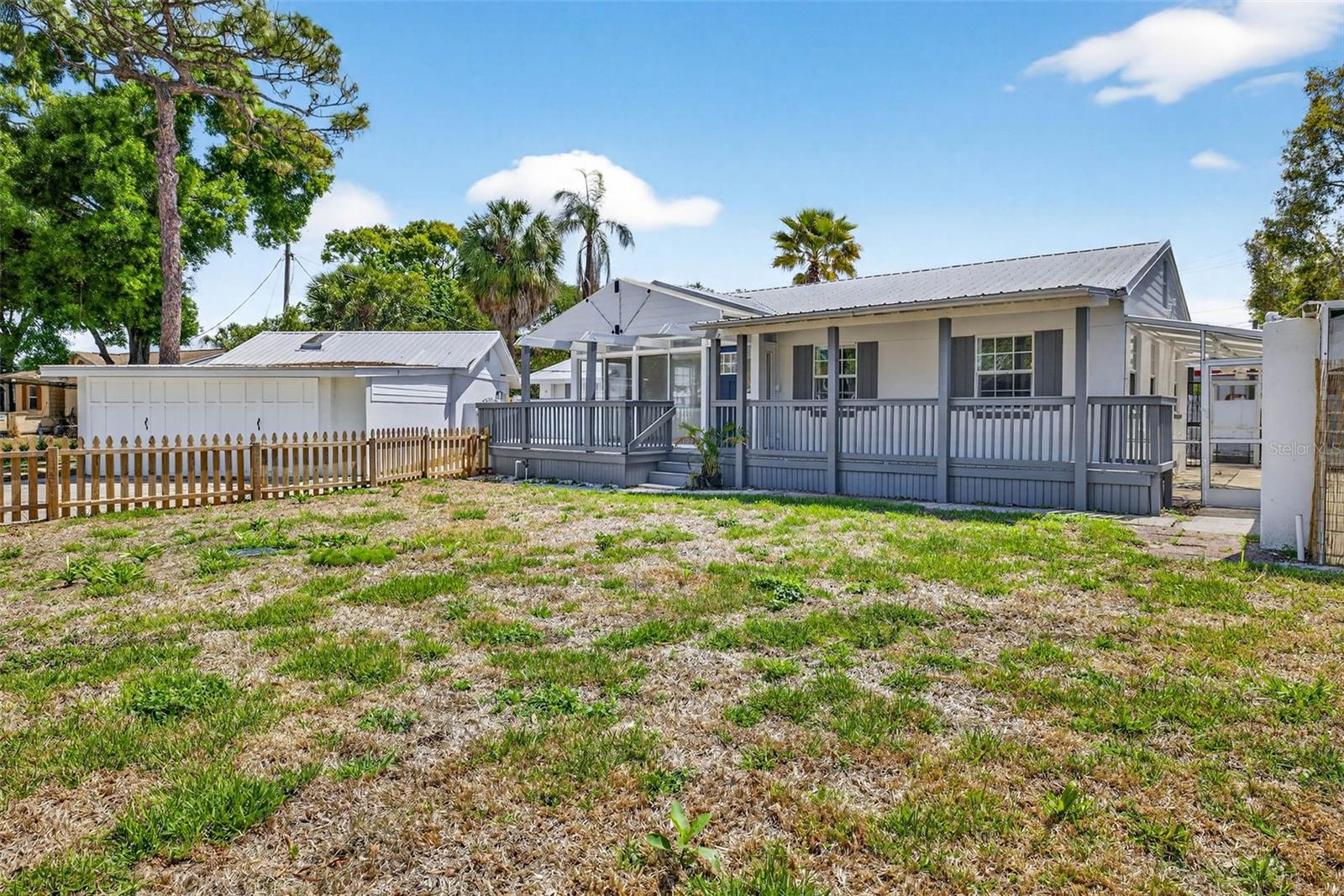 3620 E Tampa Cir