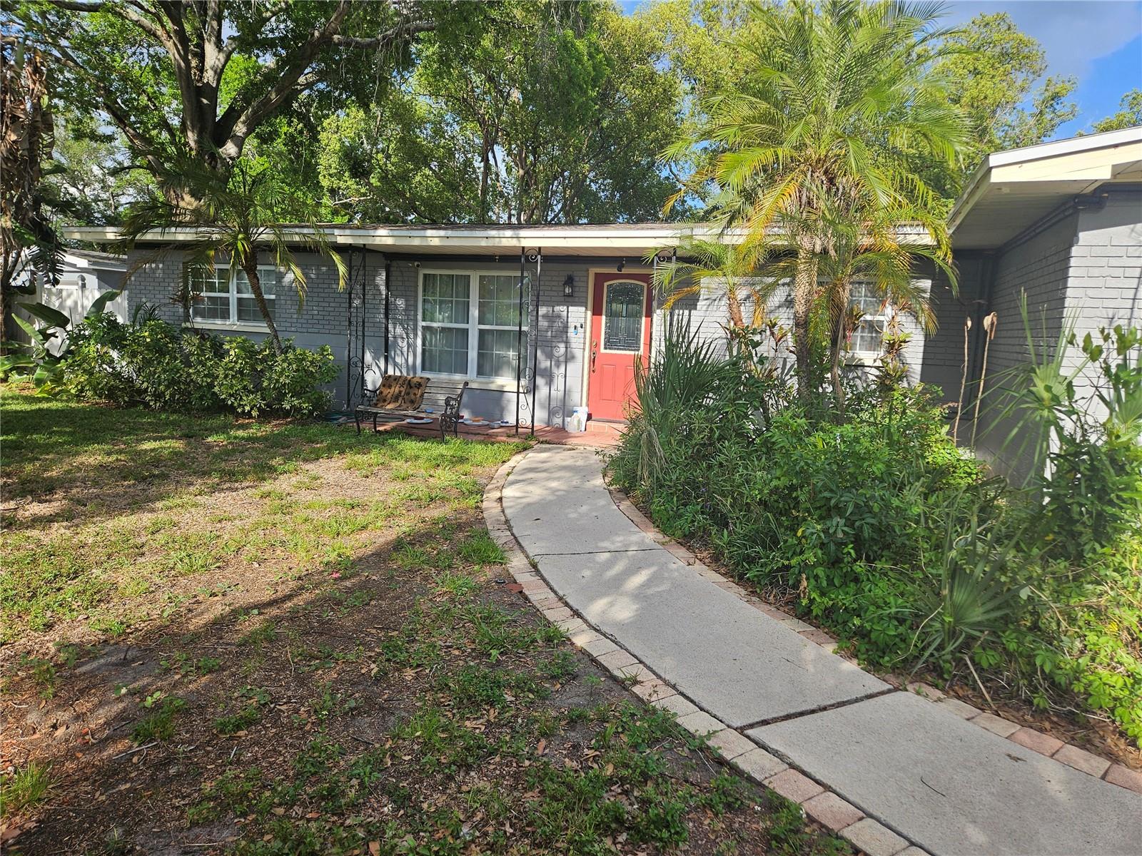 347 Country Club Dr
