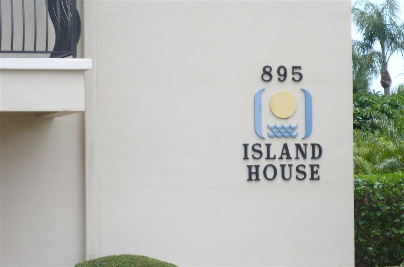 895 S Gulfview Blvd #303