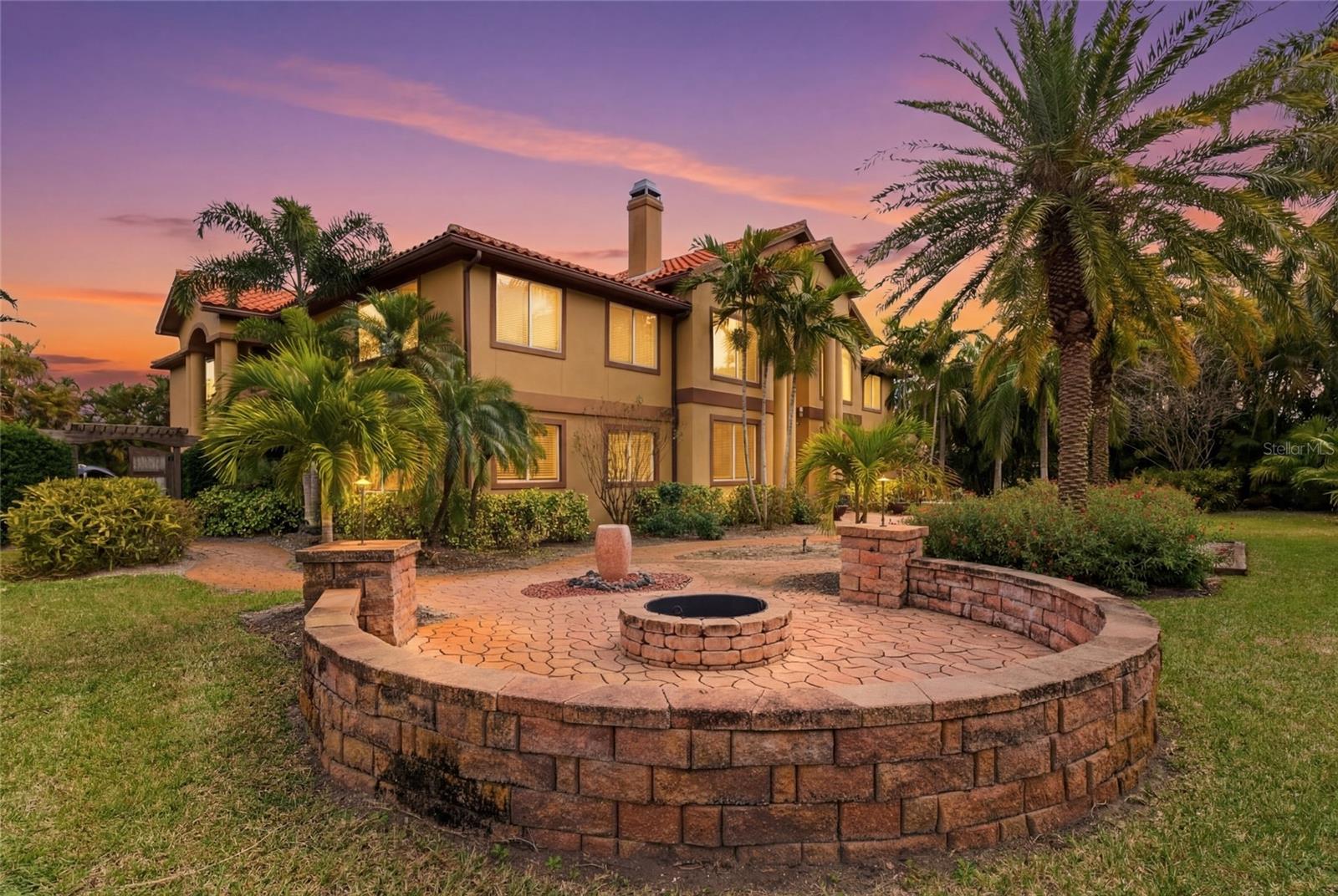 303 Sunny Ln