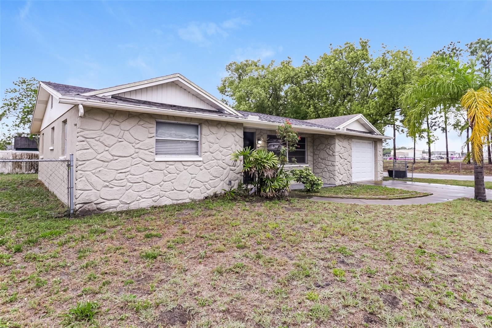 7004 Mayfield Dr