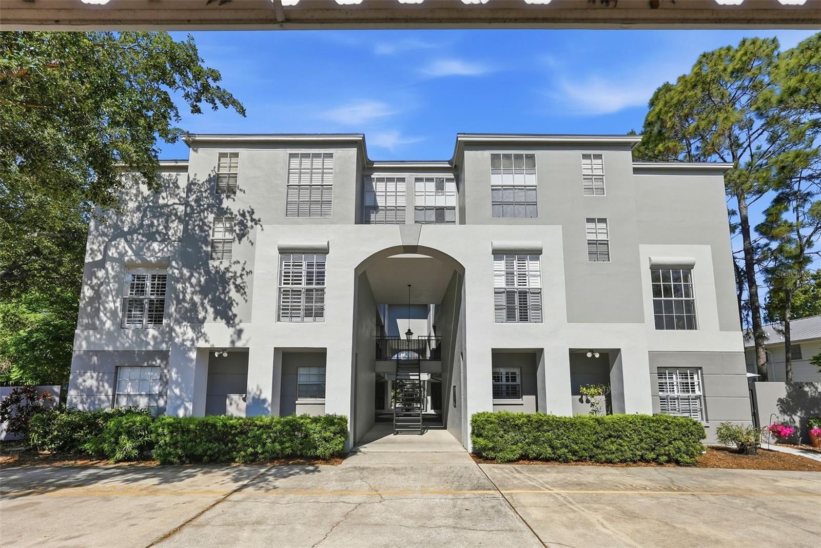 606 S Glen Ave #11