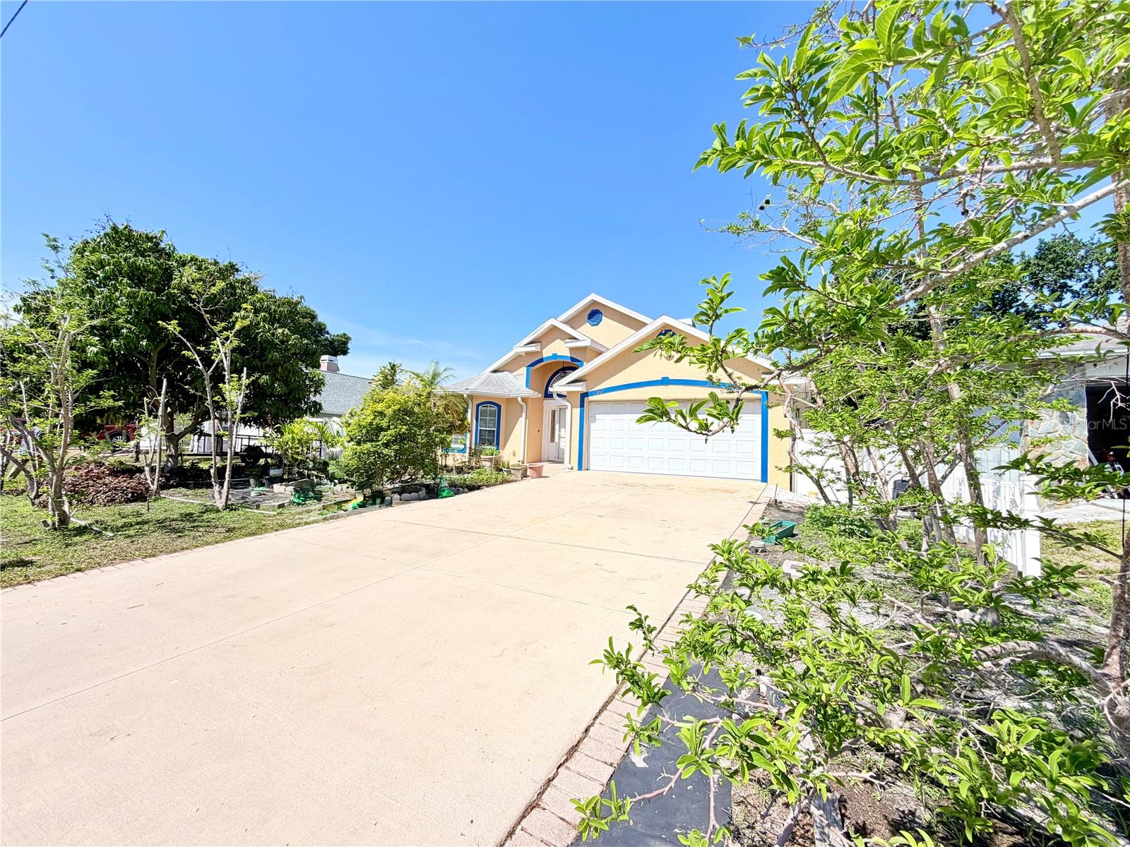 1150 Oakwood Dr