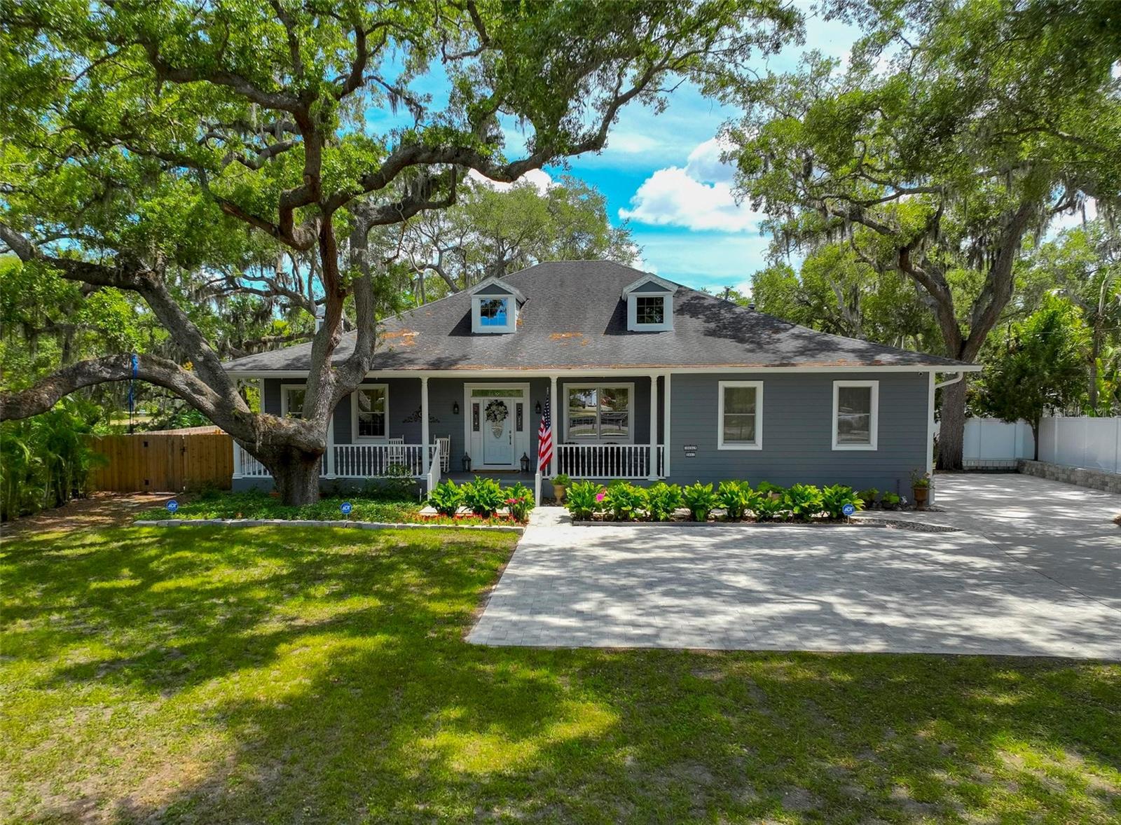 2351 NE Coachman Rd