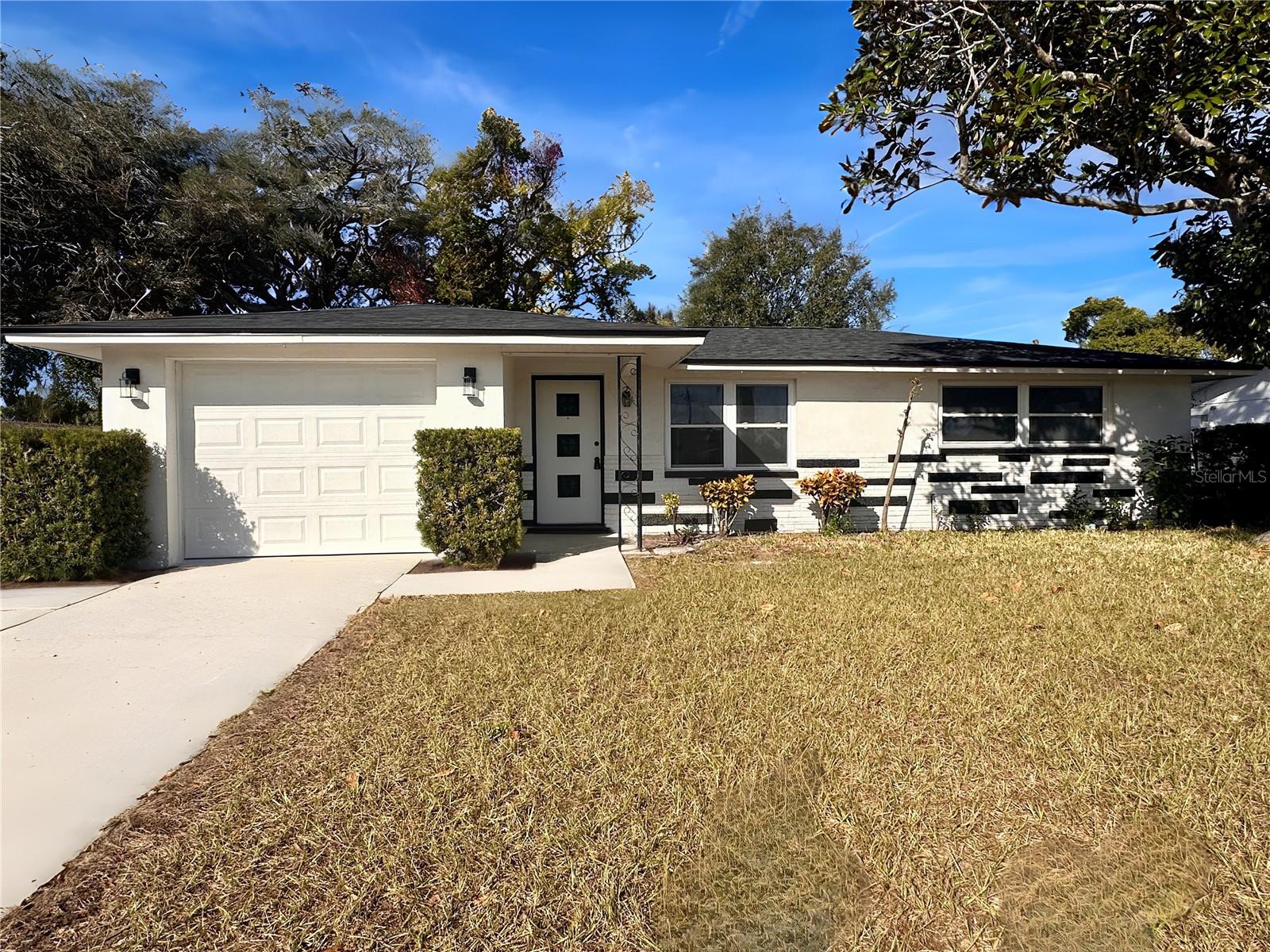 7521 Bougenville Dr