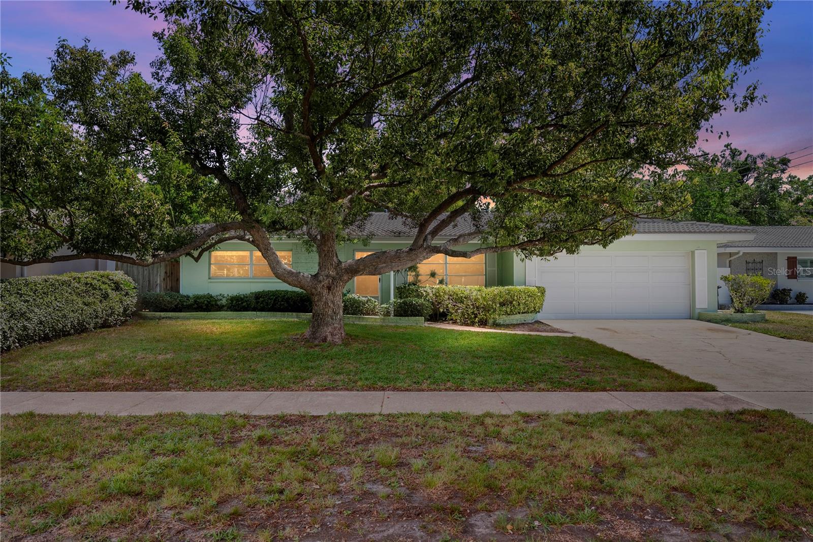 1413 Embassy Dr