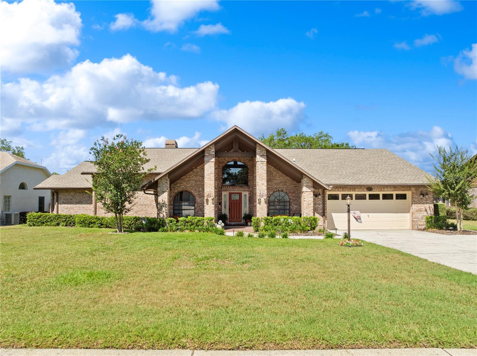 6219 Huntington Dr