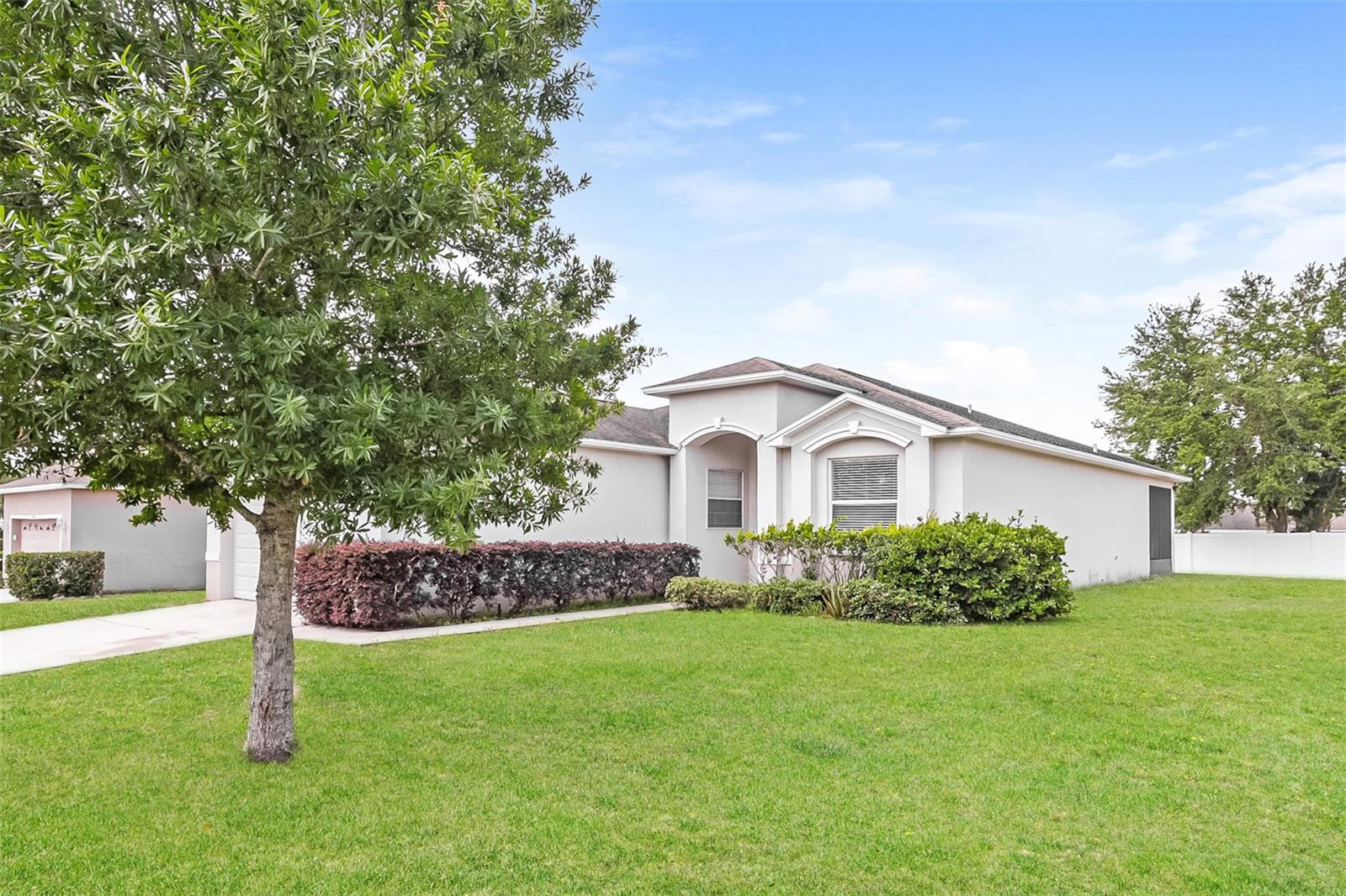 8130 Woodvine Cir