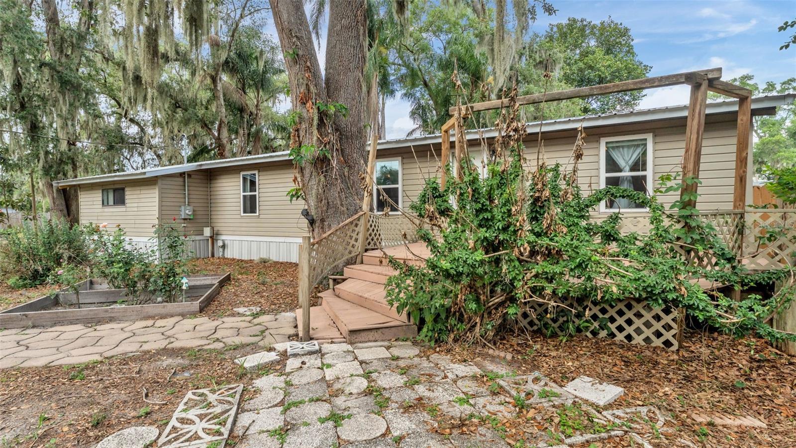 3317 Oak Meadows Ln