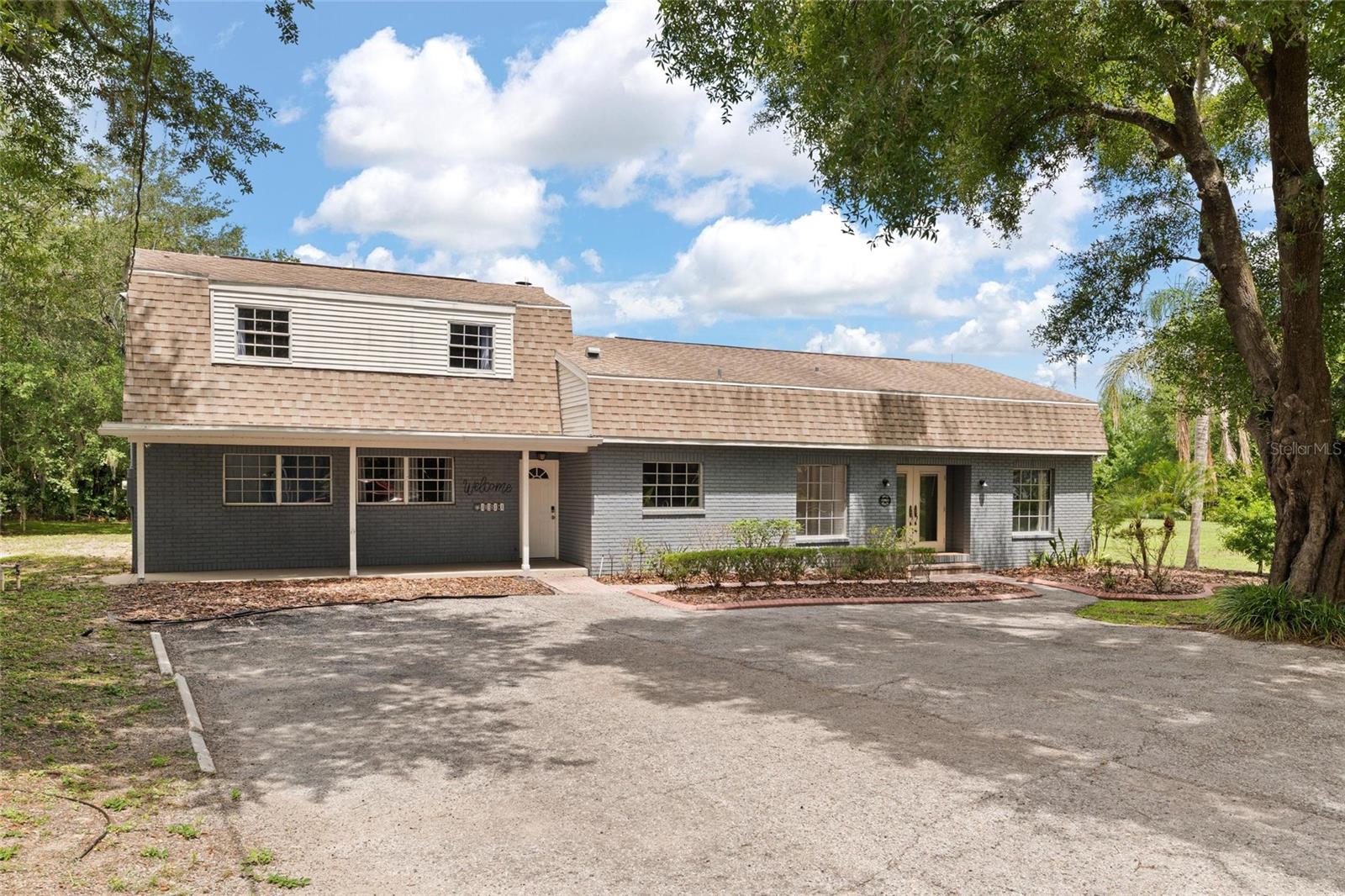 498 Lakewood Dr