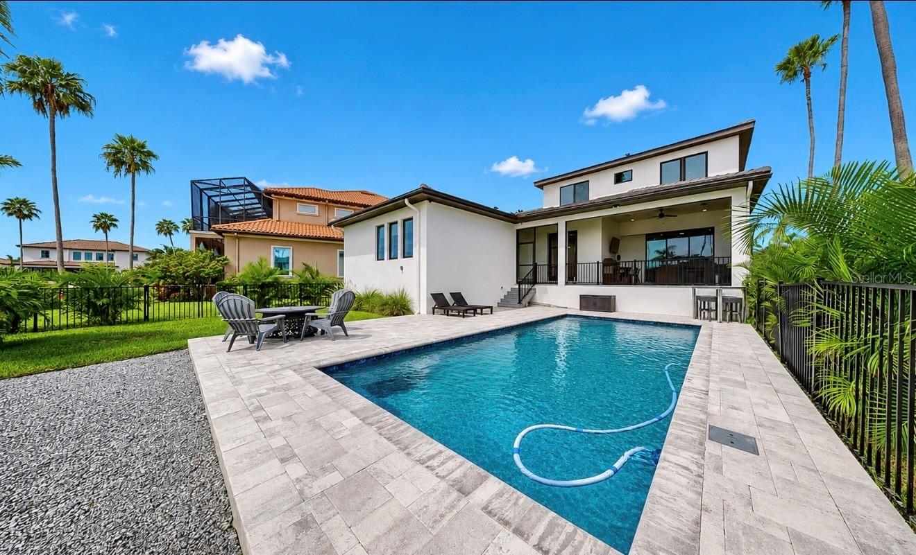 1406 Alhambra Dr