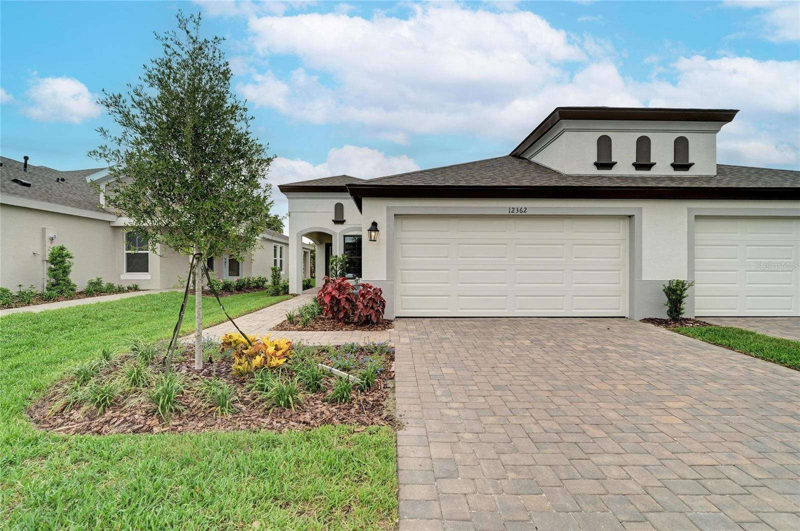 12362 Oak Hill Way