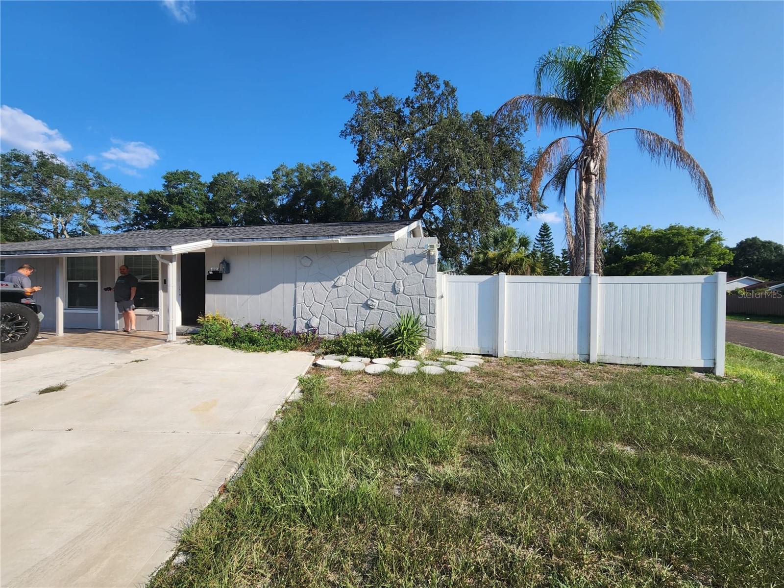 8518 Woodlake Dr
