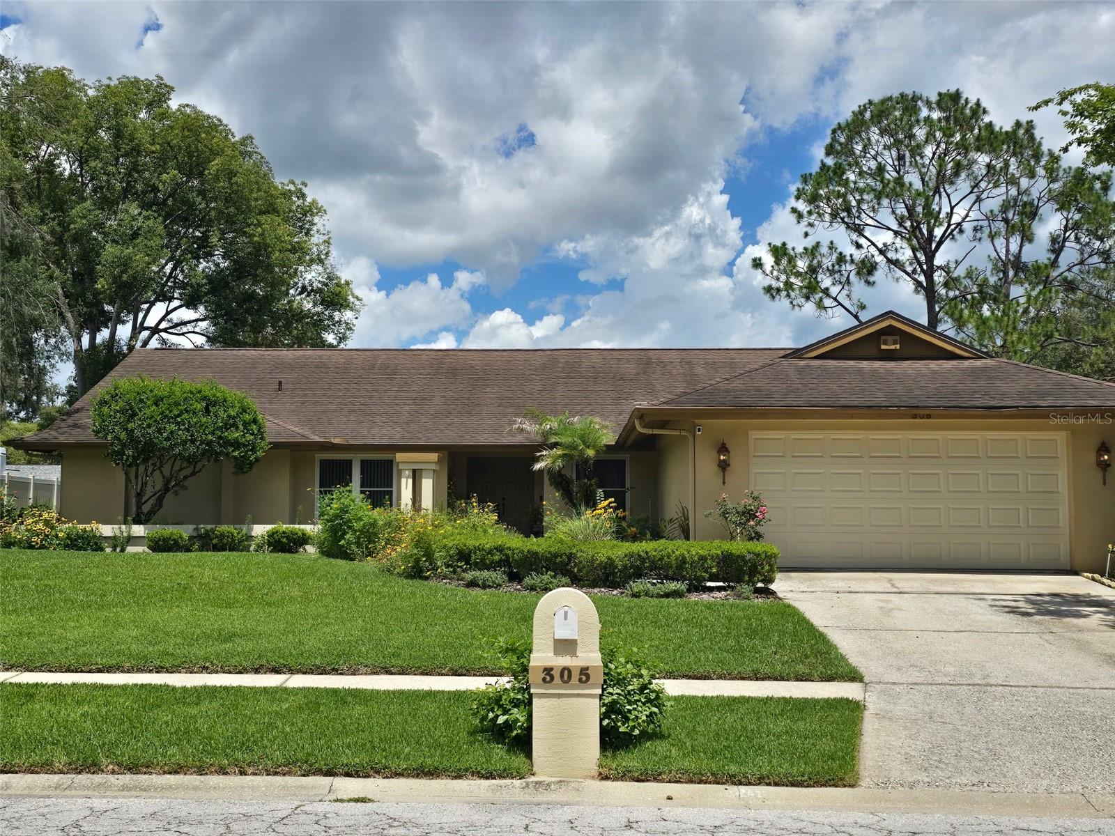 305 Running Horse Rd