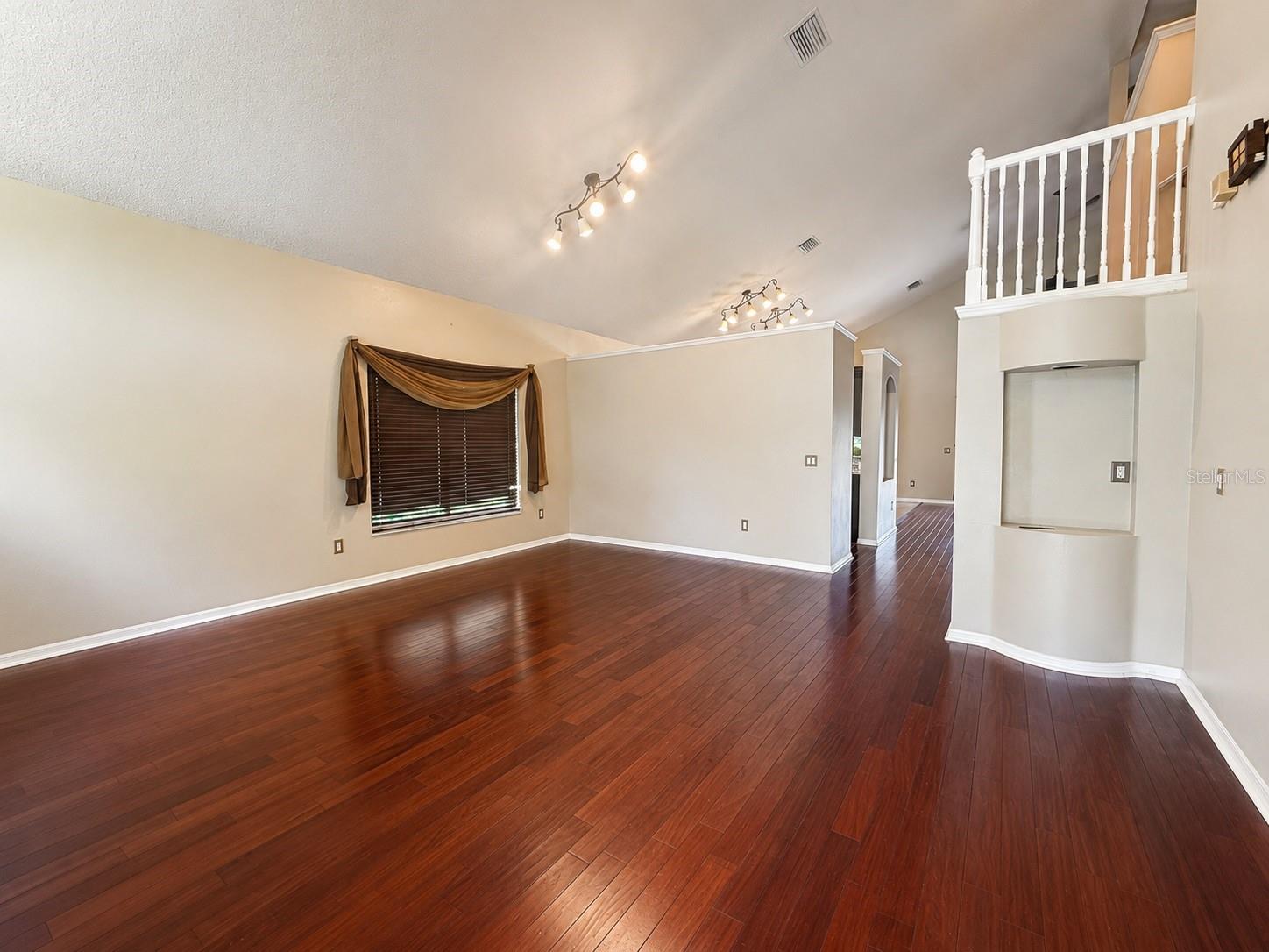 9407 Chart House CT