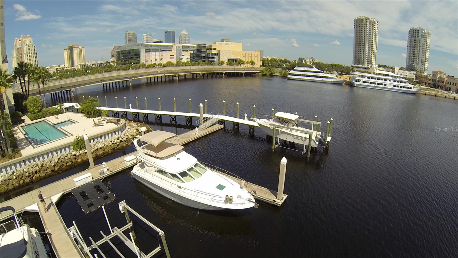 600 Garrison Cove Lane #1