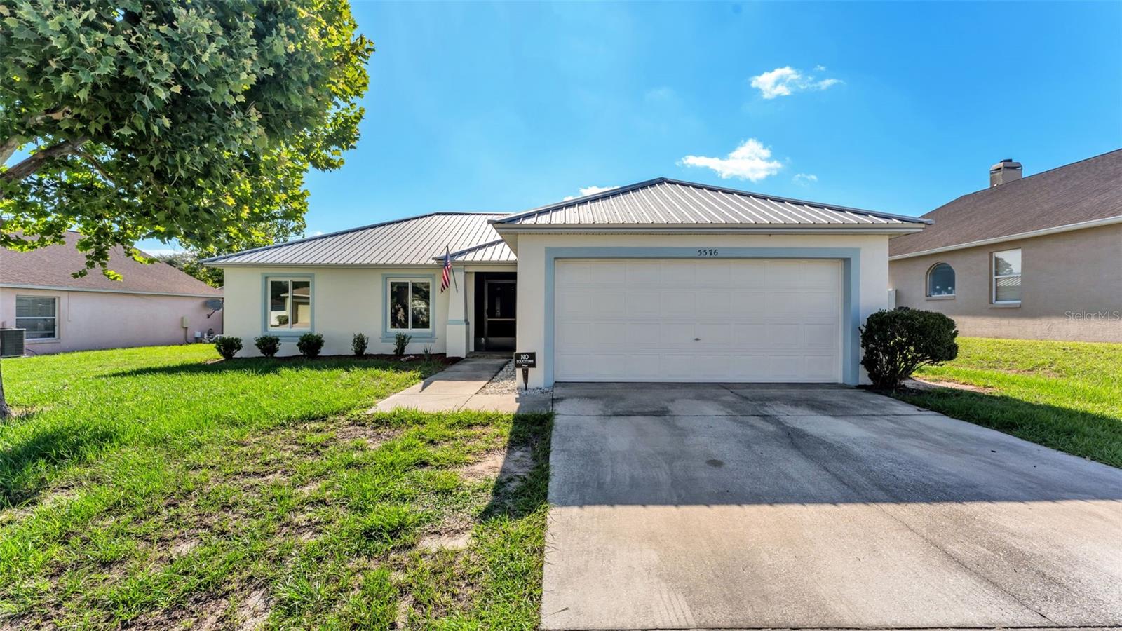5576 Moon Valley Dr